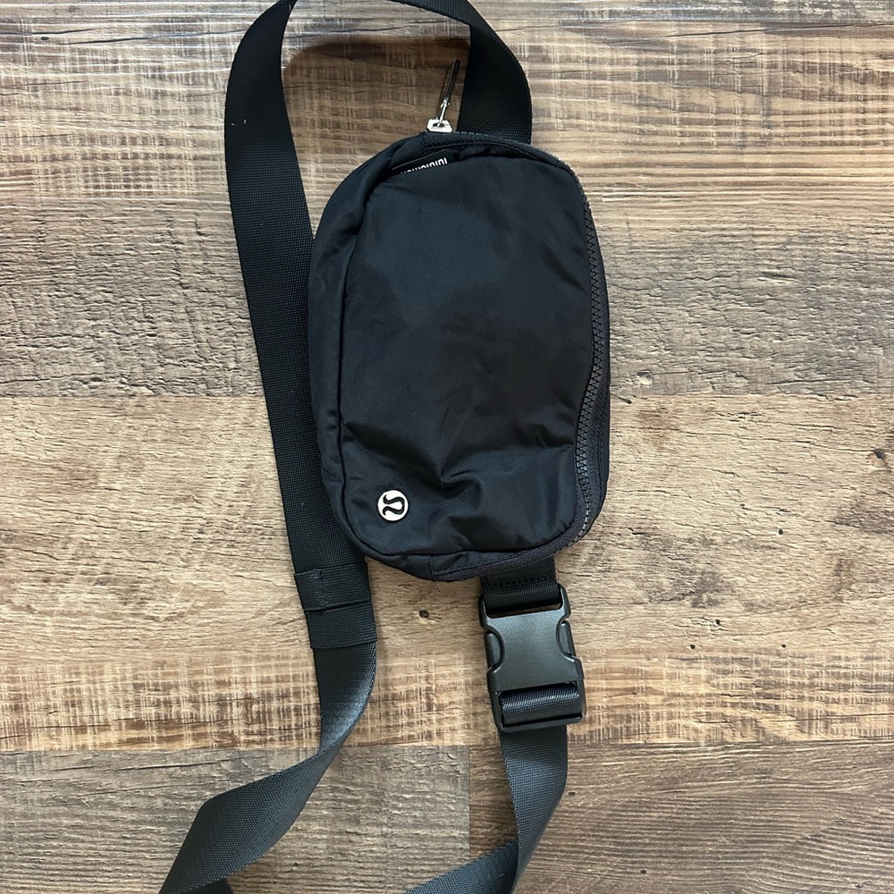 Black Lululemon Crossbody Bag